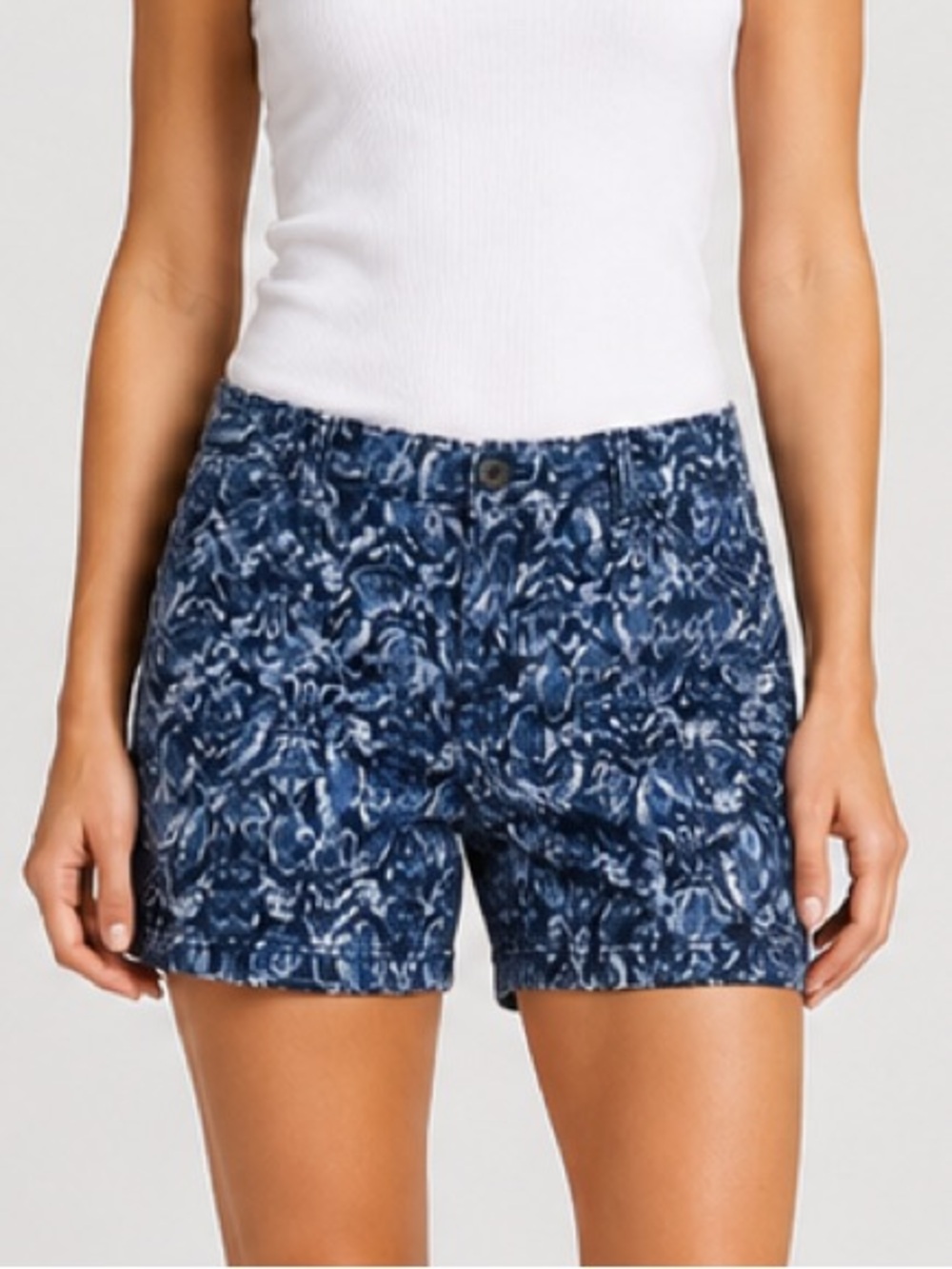 Eddie Bauer Navy Blue Ikat Pattern Stretch Shorts, 5 Pockets, 5" Inseam, Size 10